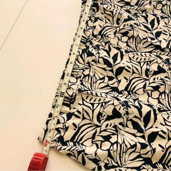 Gap Factory Store pencil skirt 100% cotton in black and tan leaf print sz. 10 - Picture 4 of 13